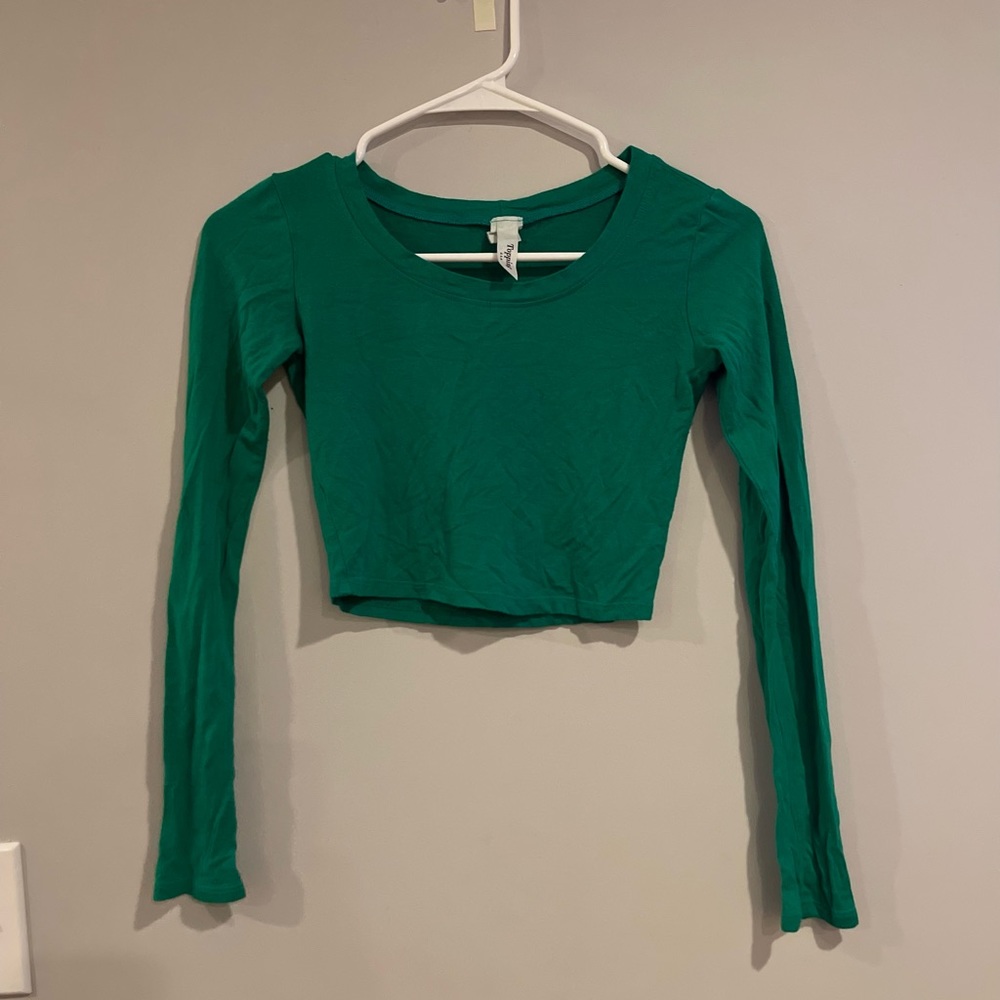 green long sleeve shirt